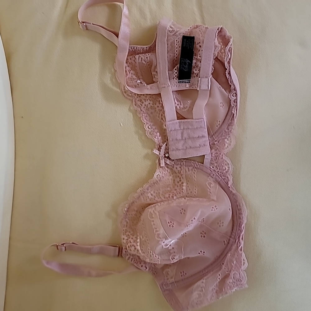 Women's Sheer & Sexy size 36DDD bra
